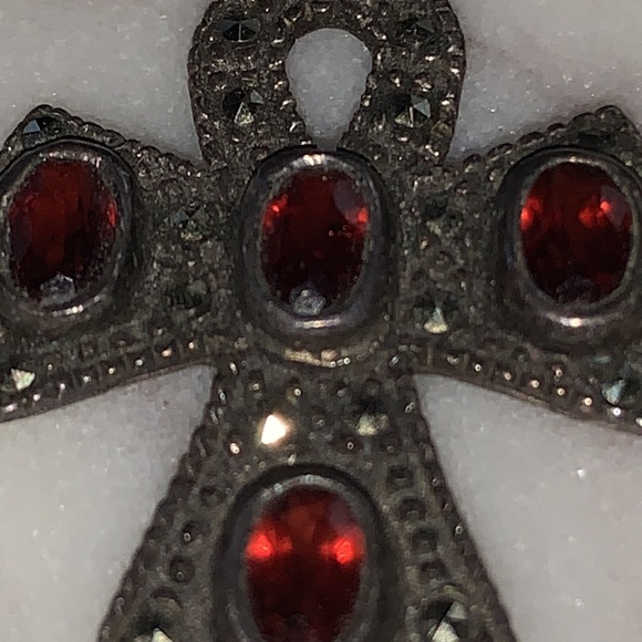 Vintage Sterling Silver  Filigree Cross Pendant with Garnet Stone - Picture 4 of 16